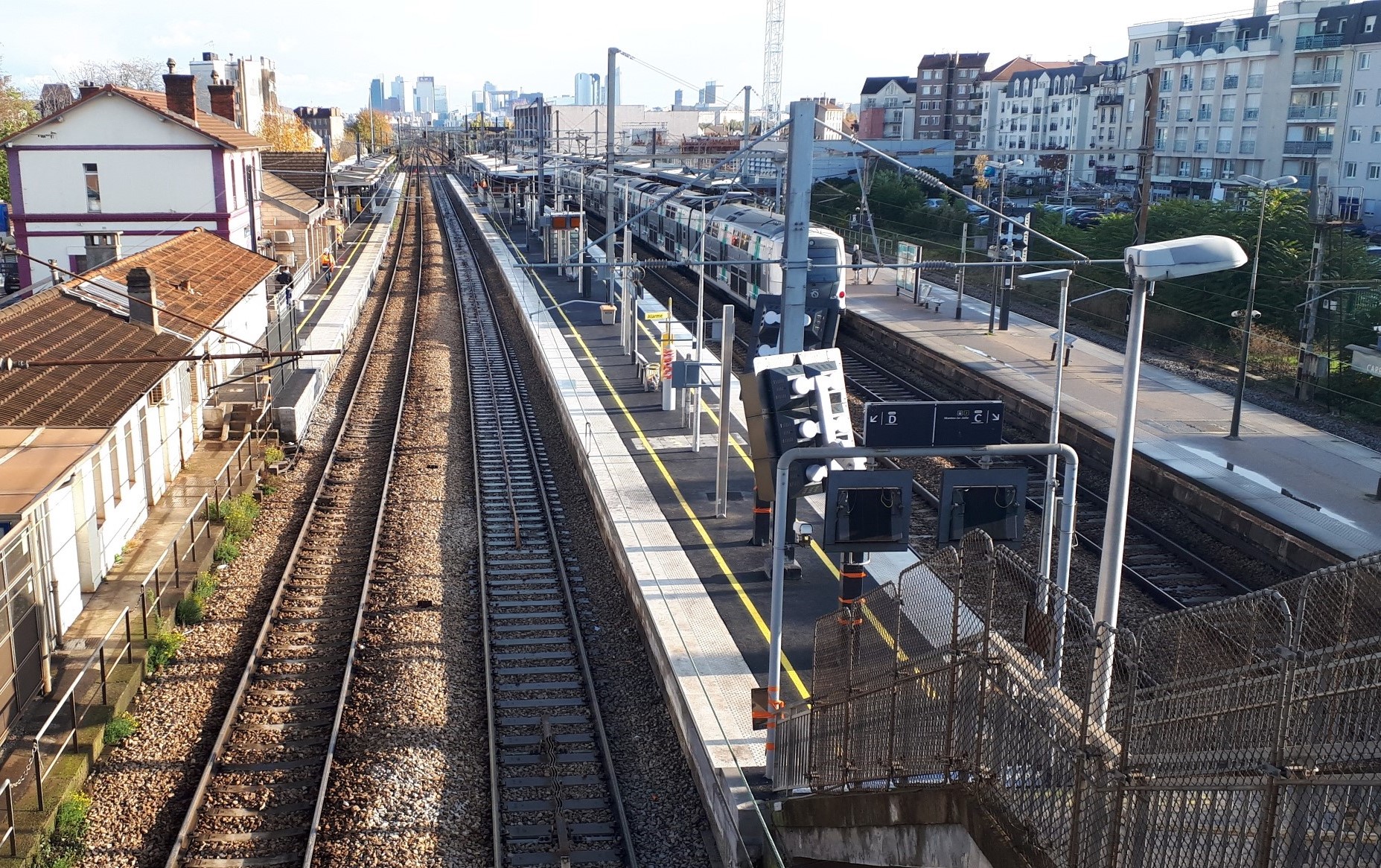 Weekend coup de poing en Gare de Houilles CarrièressurSeine ETF Weekend coup de poing en Gare de Houilles CarrièressurSeine ETF